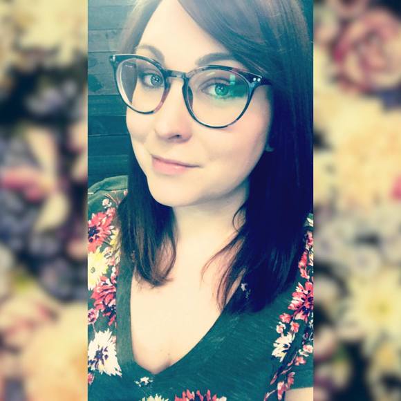 Meet your Posher, Jade - Picture 1 of 1